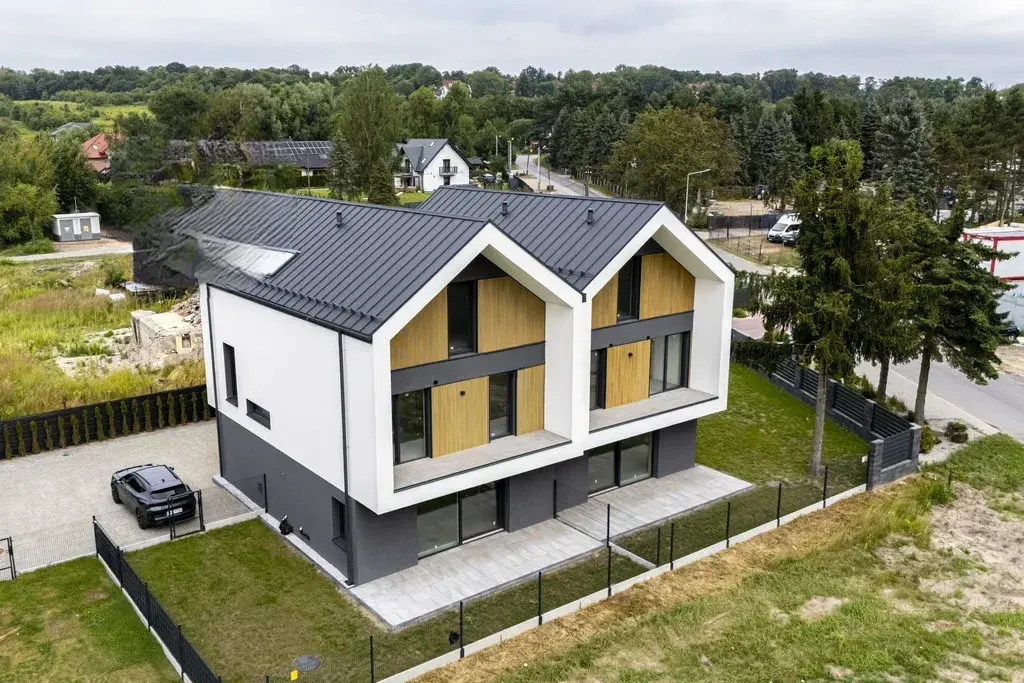 Nowoczesny bliźniak 170m2 | Garaż | Rekuperacja – zdjęcie 1 - Nowoczesny bliźniak 170m2 | Garaż | Rekuperacja (zdjęcie 1 z 5)
