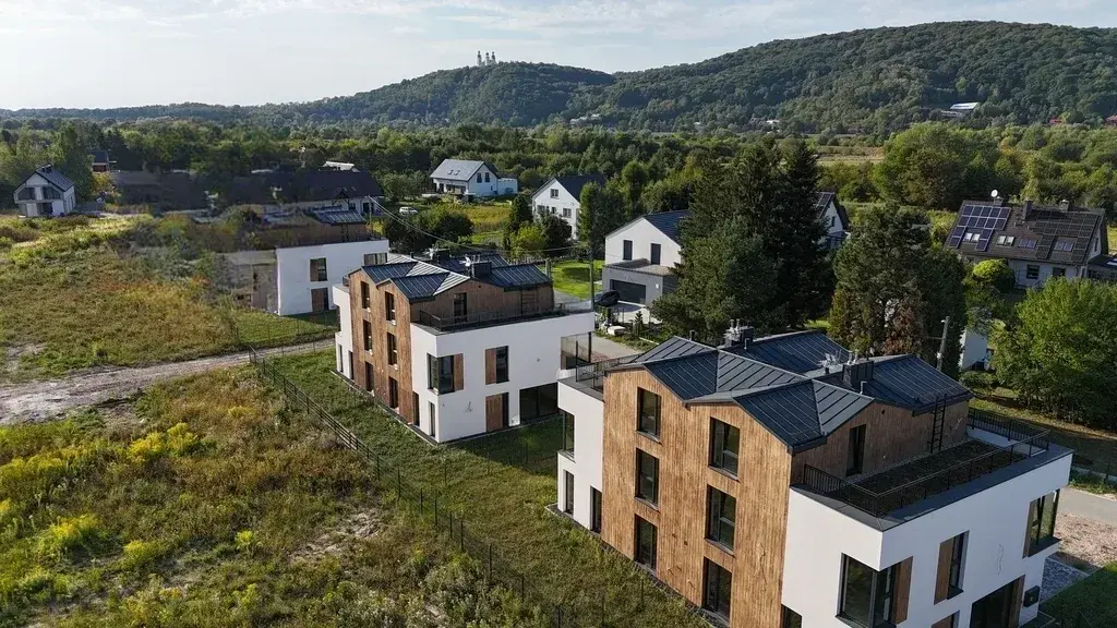 Trójstronny Apartament z zielonym tarasem – zdjęcie 1 - Trójstronny Apartament z zielonym tarasem (zdjęcie 1 z 5)