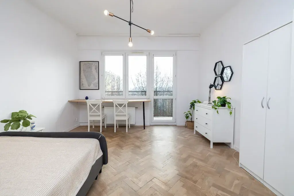 Duża kawalerka z aktywną umową najmu | balkon – zdjęcie 1 - Duża kawalerka z aktywną umową najmu | balkon (zdjęcie 1 z 5)