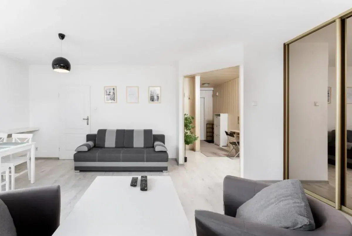 2 pokoje, 63 m², do wejścia - Os. Oświecenia – zdjęcie 1 - 2 pokoje, 63 m², do wejścia - Os. Oświecenia (zdjęcie 1 z 5)