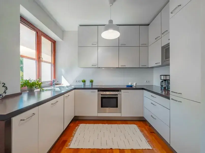 WIDOKOWY APARTAMENT Z TARASEM PRZY PARKU DECJUSZA – zdjęcie 1 - WIDOKOWY APARTAMENT Z TARASEM PRZY PARKU DECJUSZA (zdjęcie 1 z 5)